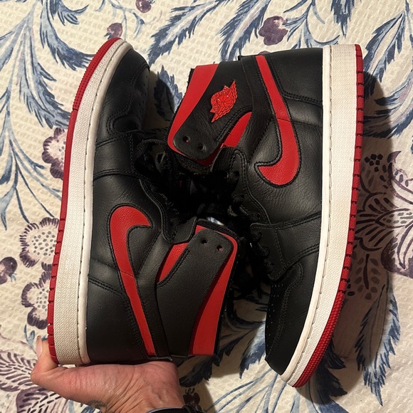 Wmns Air Jordan 1 High Zoom Comfort 'Black University Red' - Picture 3 of 14